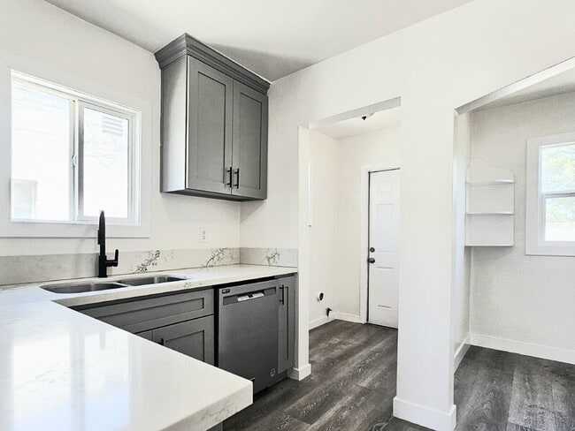 Building Photo - 1129 W 109th Pl