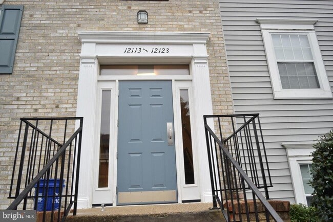 Building Photo - 12121 Chaucer Ln