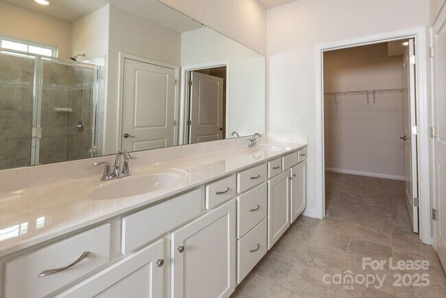 Building Photo - 12926 Canterbury Castle Dr