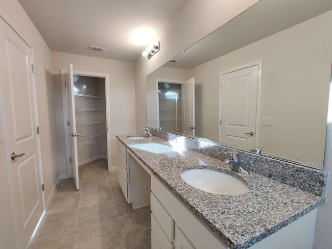 Building Photo - 5389 Elmview Xing