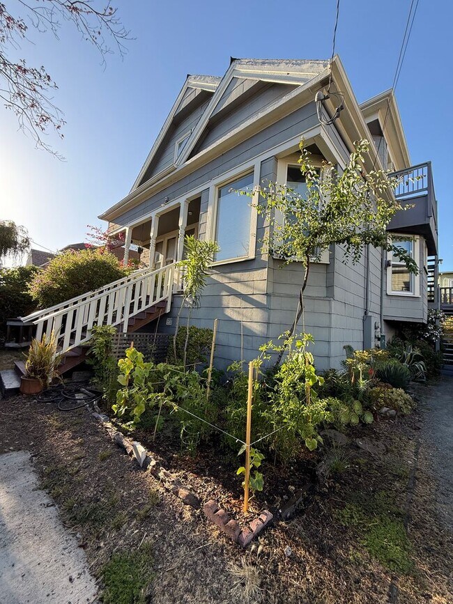 Primary Photo - 720 44th St
