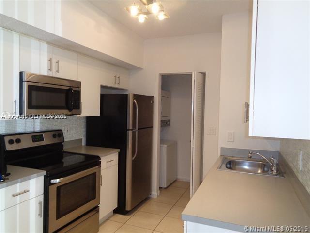 Building Photo - 3271 Sabal Palm Manor