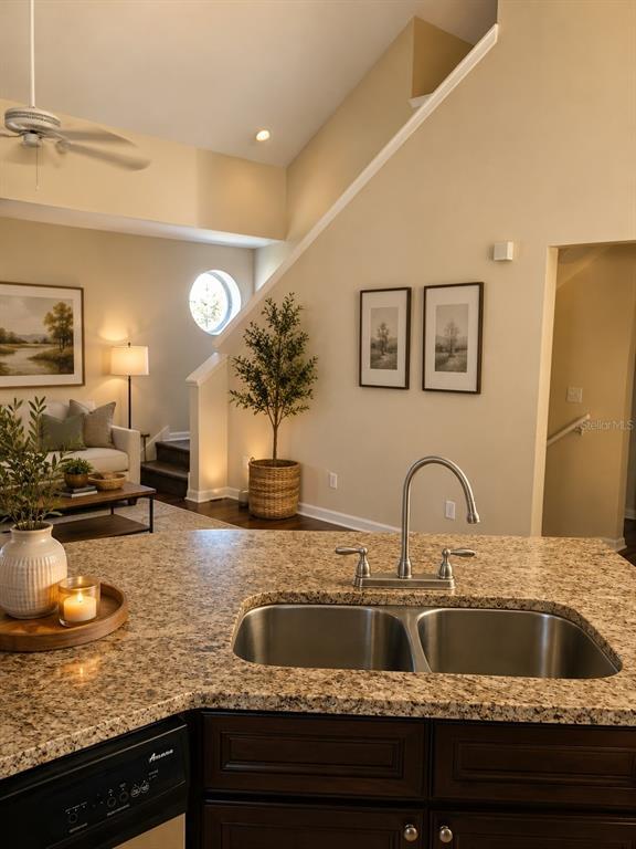 Building Photo - 730 Siena Palm Dr
