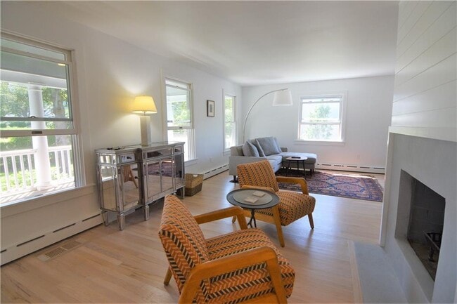 Building Photo - 197 Coggeshall Ave