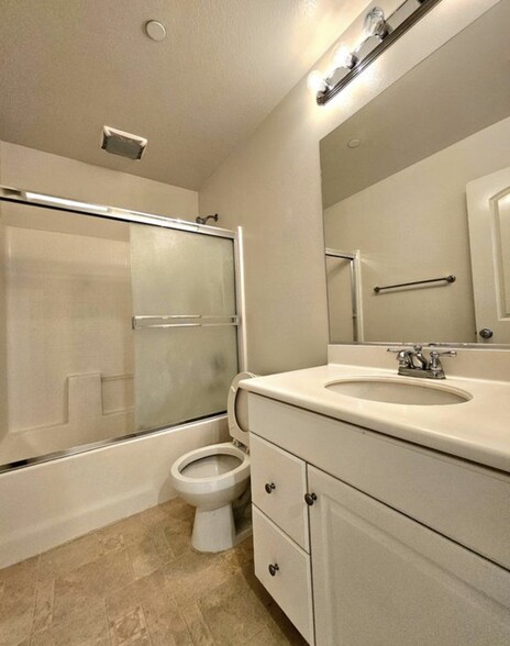 Building Photo - 37 Bijou