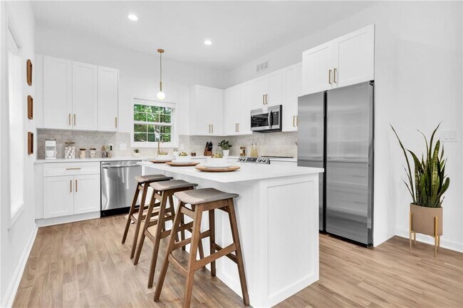 Building Photo - 3882 The Ascent NE