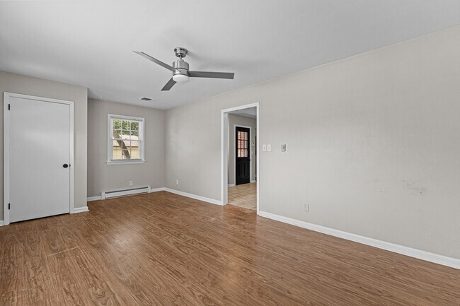 Building Photo - 3301 Marne Ave