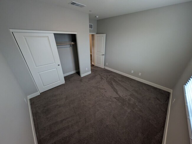 Building Photo - 1039 Forest Falcon Dr