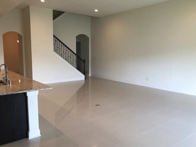 Building Photo - Beautiful 4B/3B plus office single family ...