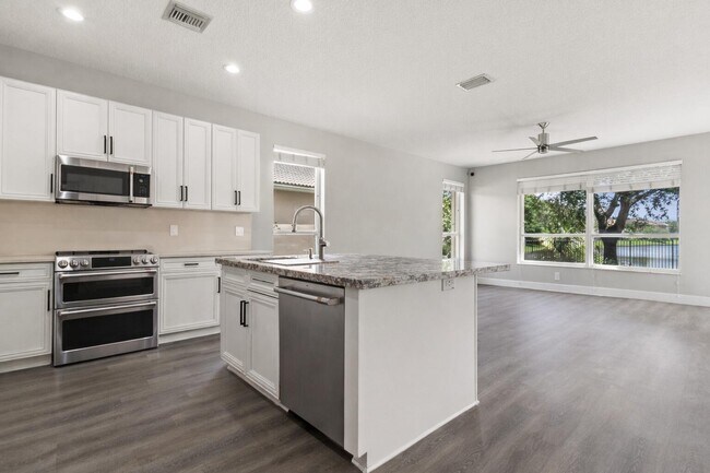 Building Photo - 4166 Wellington Shores Dr