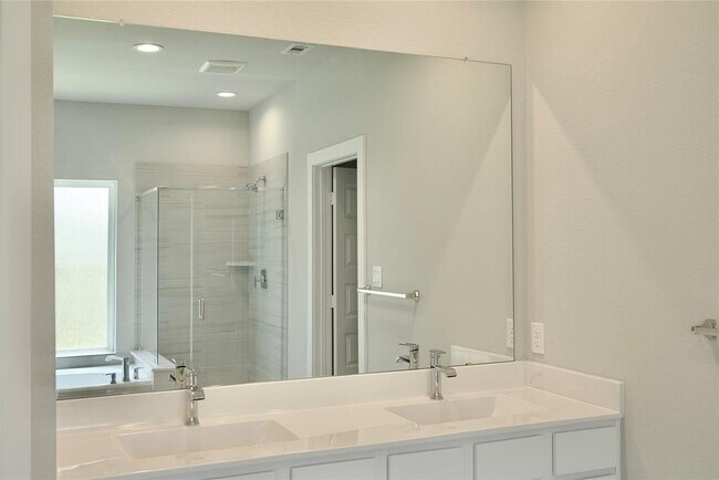 Building Photo - 3207 Tilley Dr