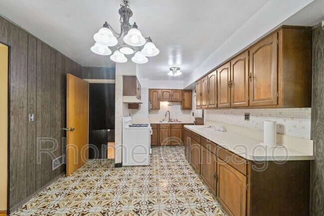 Building Photo - 1709 S Highland Ave