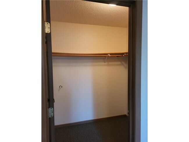 Building Photo - 609 Main St S