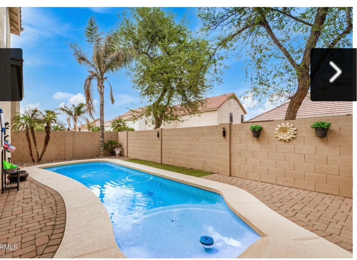 Building Photo - 2418 E Peach Tree Dr