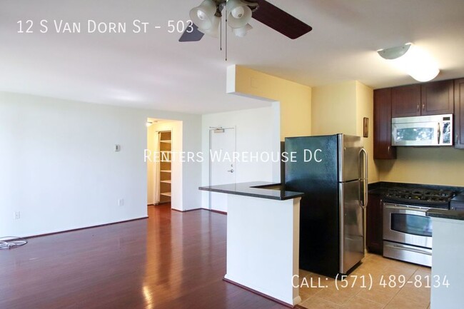 Building Photo - Light-filled 1Bd/1Bth in West End Condos i...