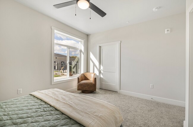 Building Photo - Lincoln Crossing Apartments unit 3107