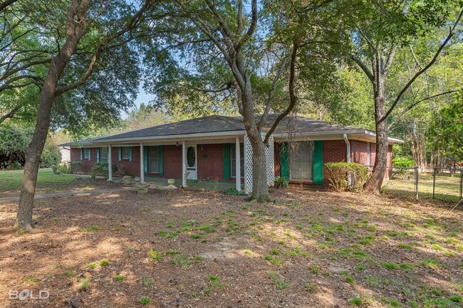 Building Photo - Country LIving!! MOVE IN SPECIAL HALF OFF FIRST MONTHS RENT