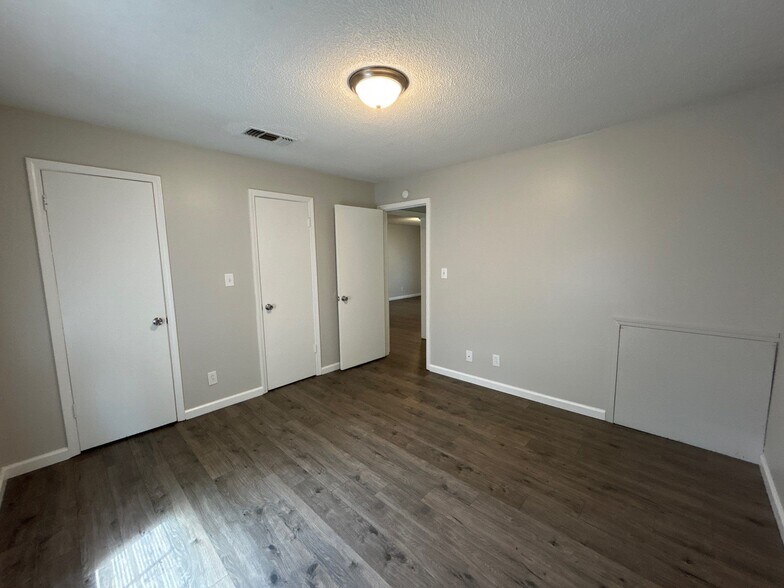 Building Photo - 25 Georgian Cv