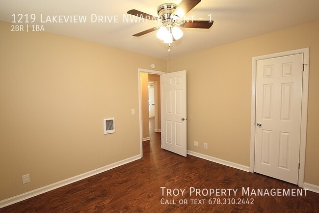 Building Photo - 1219 Lakeview Dr NW
