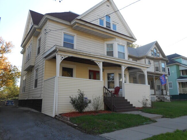 Building Photo - 915 Westcott St