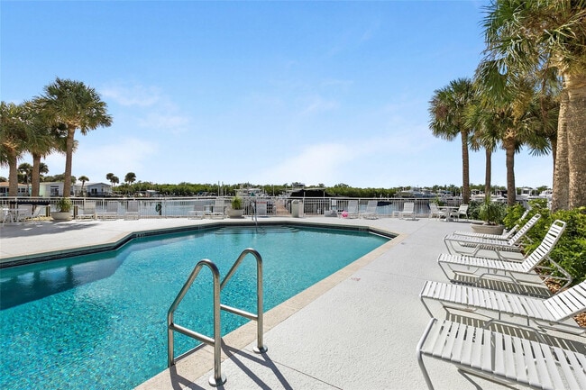 Building Photo - 5167 N Hwy A1A