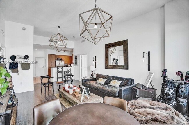 Building Photo - 7900 Harbor Island Dr