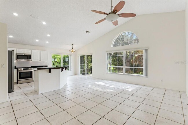 Building Photo - 13635 Waterhouse Way