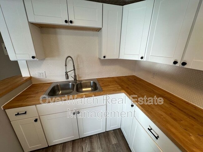 Building Photo - 11610 Celestial St