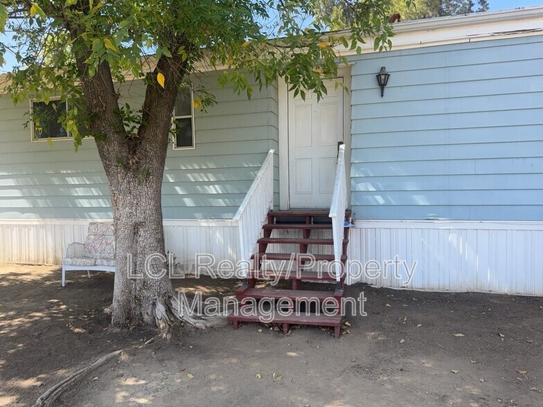 Building Photo - 25961 Leila Dr