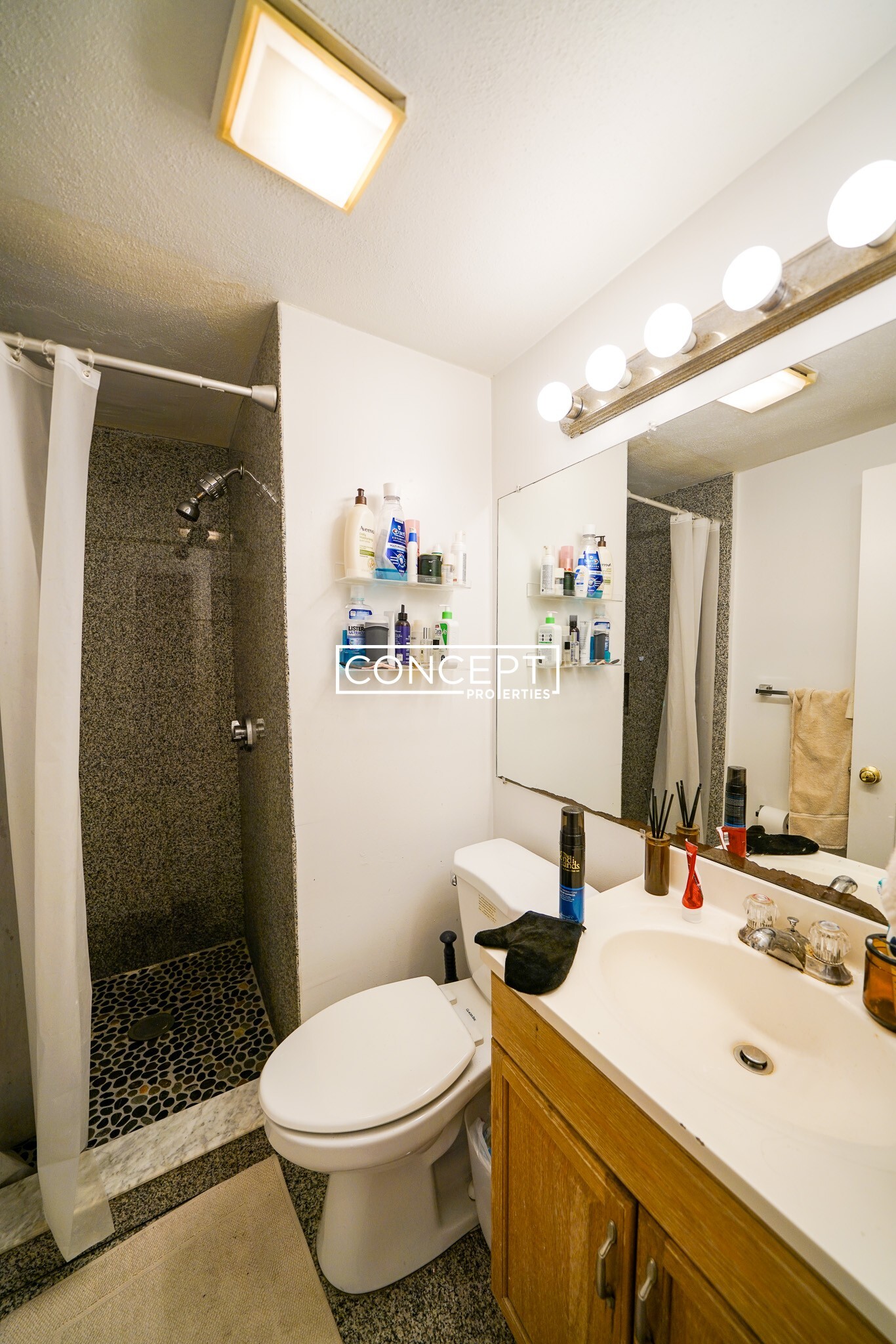 Building Photo - 216 Hemenway St