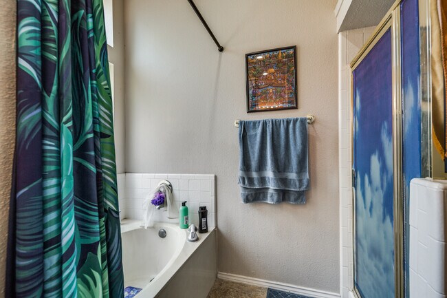 Building Photo - 1027 Hedgestone Dr