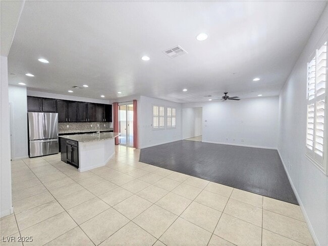 Building Photo - 3032 Camino Largo Ave