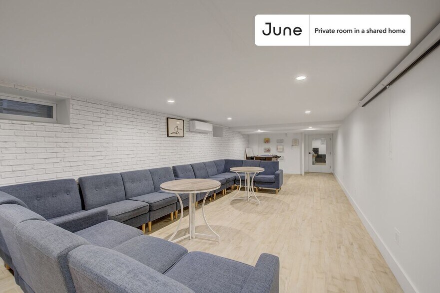 Building Photo - Room in Shared 5.0 bed/1.5 bath home