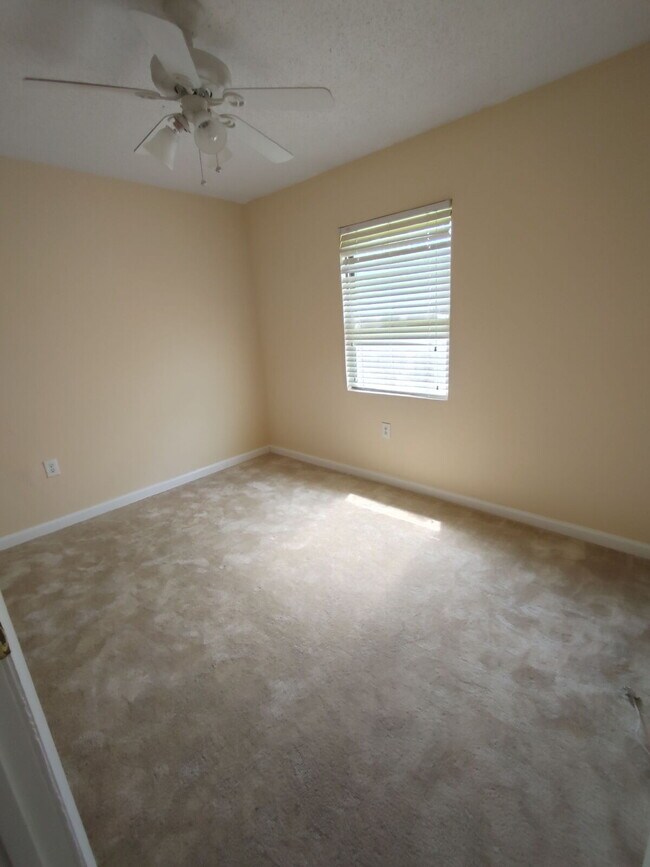 Building Photo - Beautiful 4Bd/2BA Right off Miccosukee Rd.