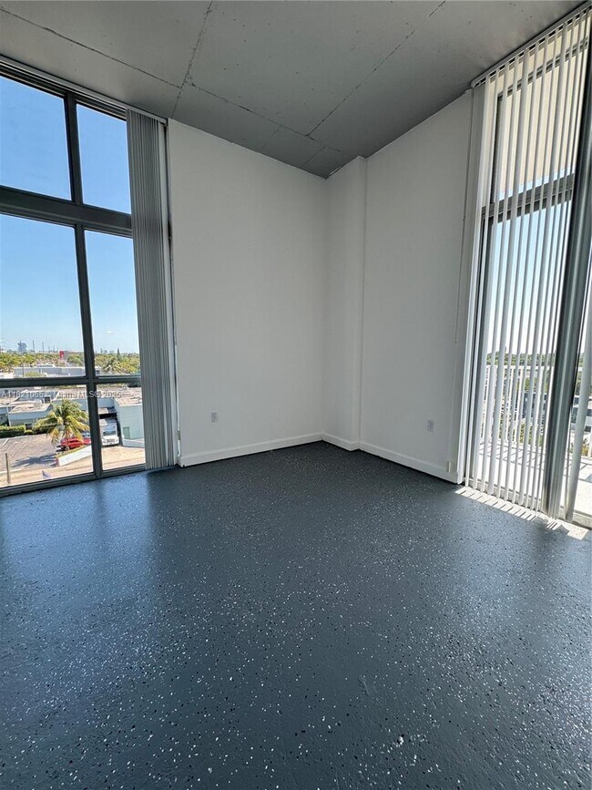Building Photo - 2100 Van Buren St