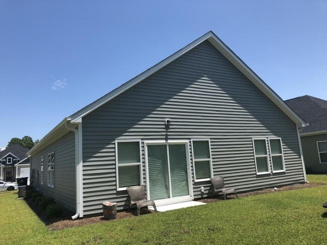 Building Photo - 1616 Palmetto Palm Dr