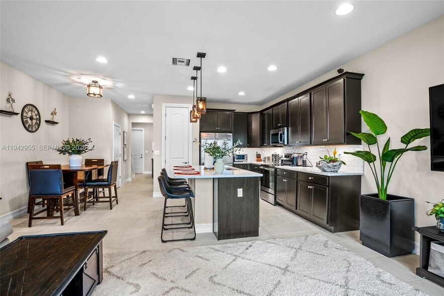 Building Photo - 10103 Akenside Dr