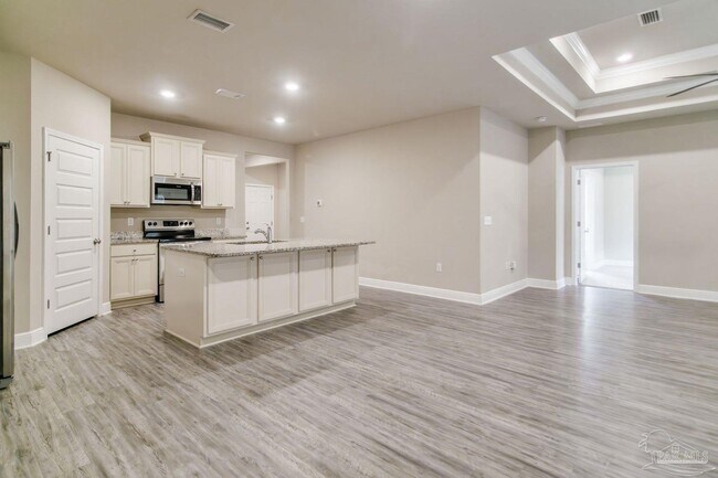 Building Photo - 10880 Deer Run Blvd