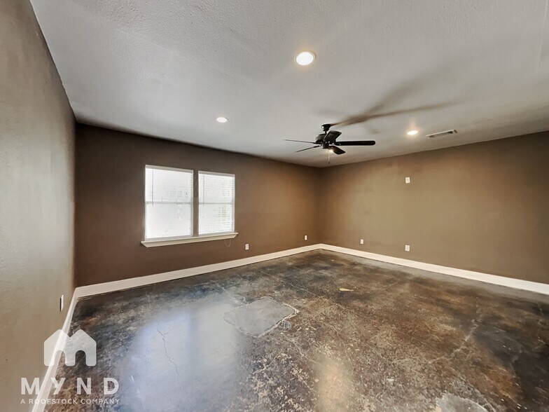 Building Photo - 6706 Tulsa Cove