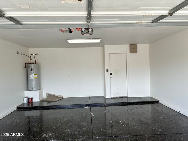 Building Photo - 7287 S Sunrise Way