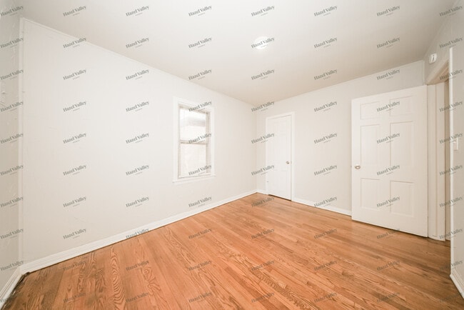 Building Photo - 1701 E Madison St