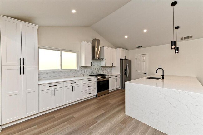 Building Photo - 1606 Normeadows Cir