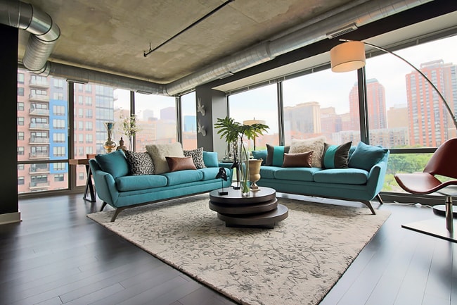 Building Photo - 817 S Clark St