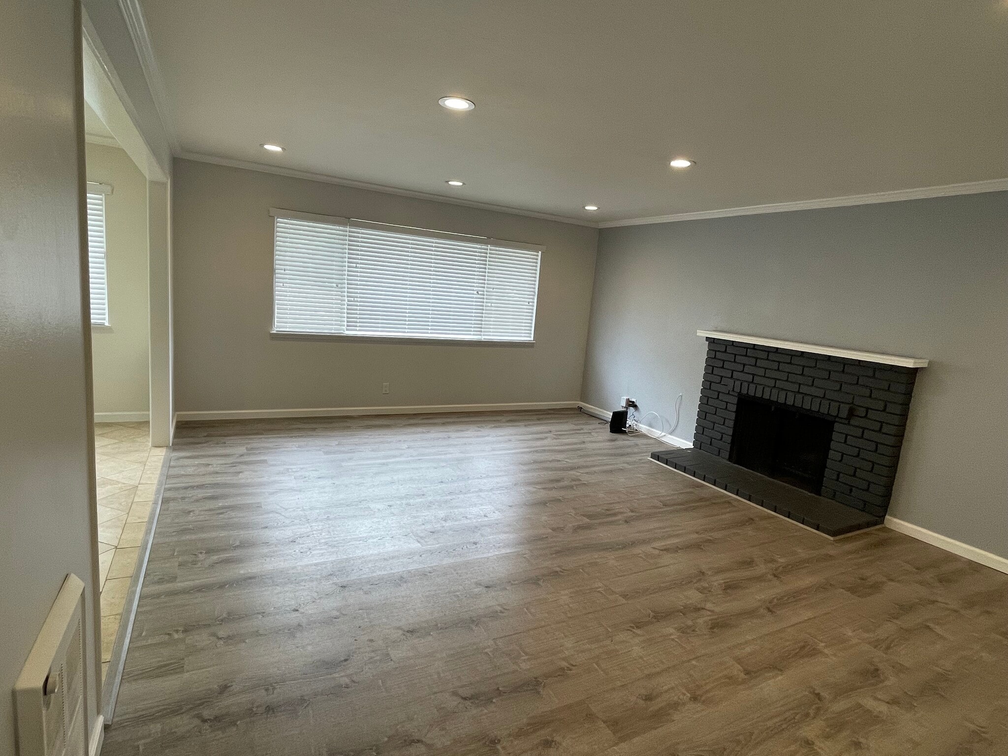 Living Room - 6147 Seminary Ave
