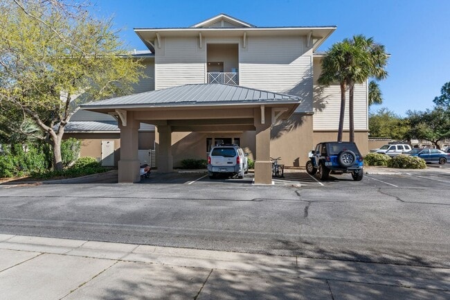 Building Photo - Upgraded First-Floor Condo in Old Bay Village – Located in Destin close to the Bay, Harbor and Be...