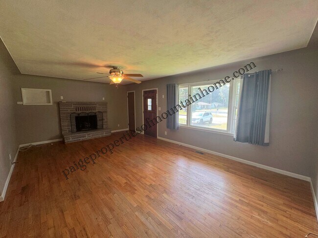 Building Photo - 425 Ashington Dr