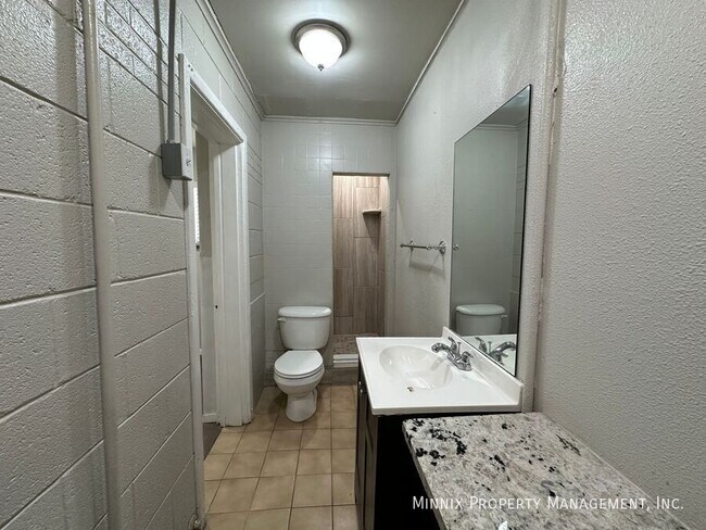 Building Photo - 1712 27th St