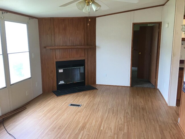 Building Photo - 106 Crappie Dr