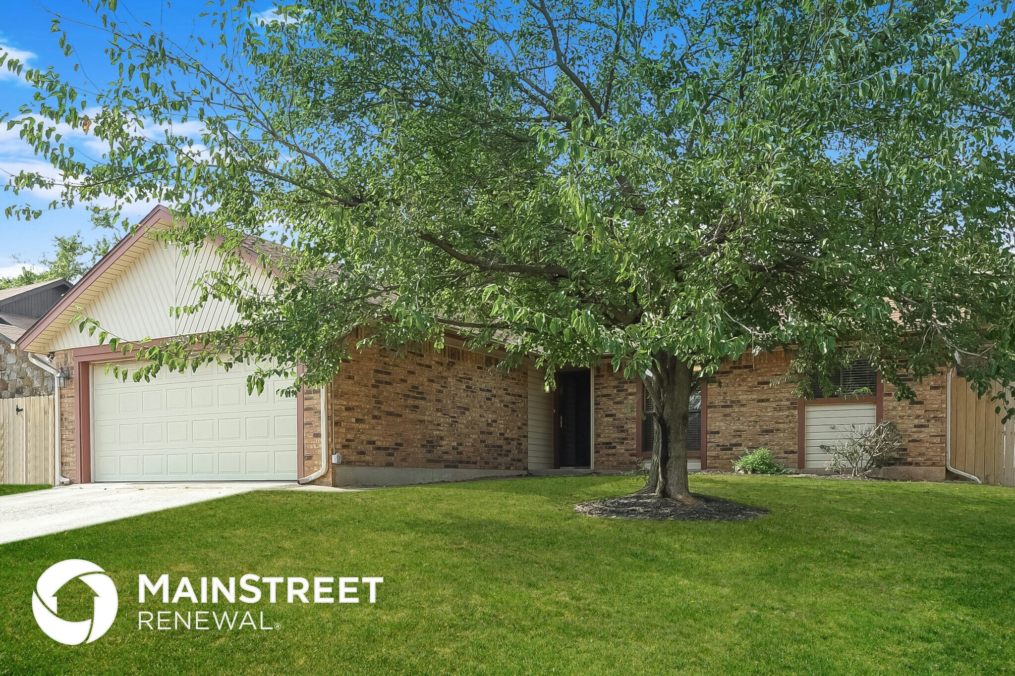 Building Photo - 9840 Willow Wind Dr