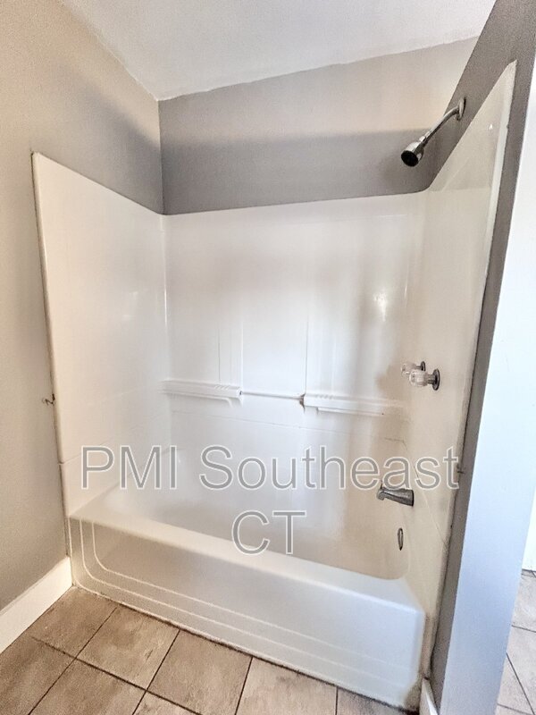 Building Photo - 50 Montauk Ave